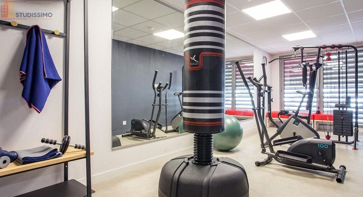 Studio meublé 16m² Clermont-Ferrand 63000 - Meublé, DPE D - Photo 1