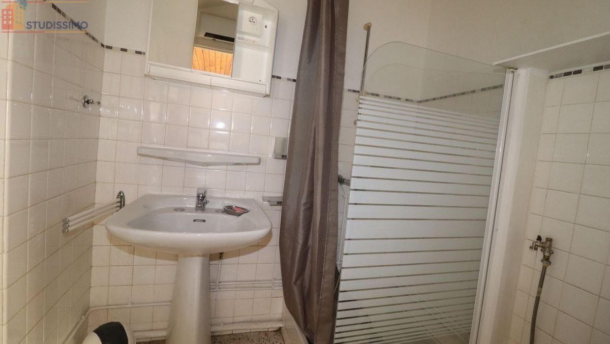 Studio meublé 22m² Perpignan 66000 - Dernier étage, lumineux - Photo 1