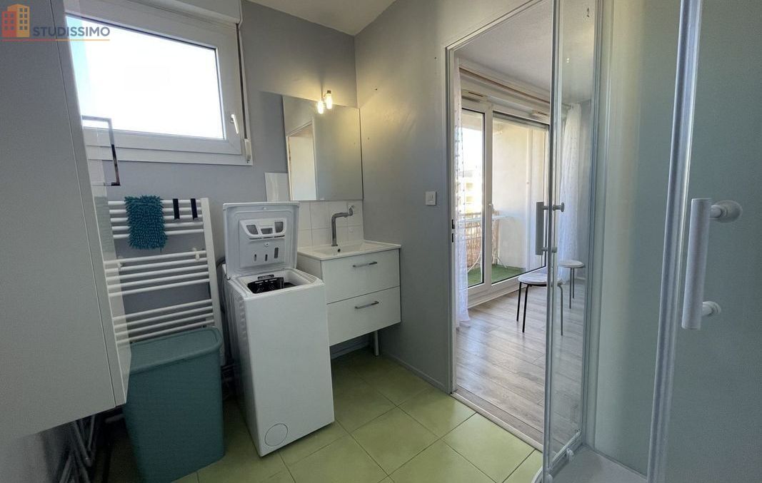 Studio meublé 32m² Royat - Lumineux, 3e étage - Photo 3