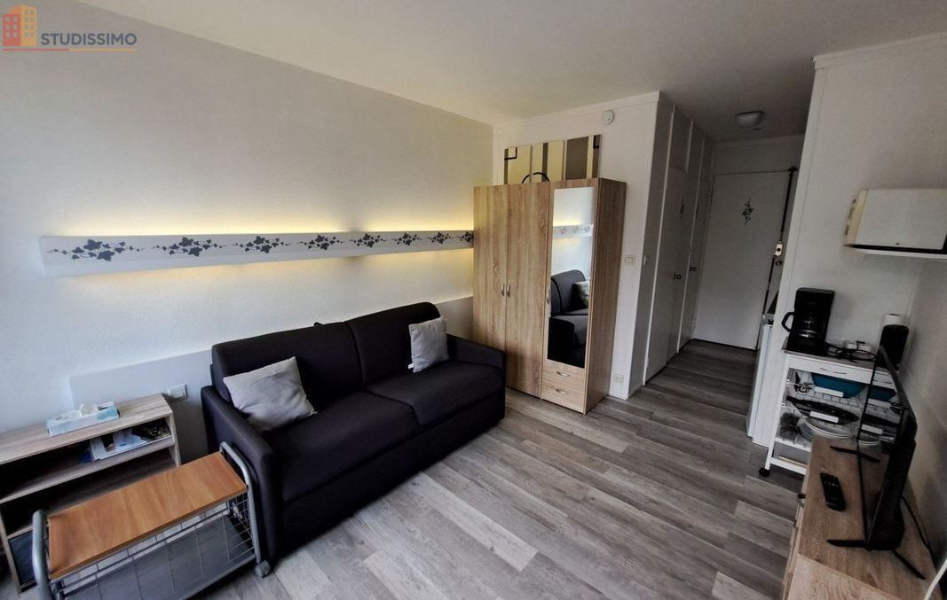 Studio meublé 18m² Royat - Meublé, 2e étage - Photo 4