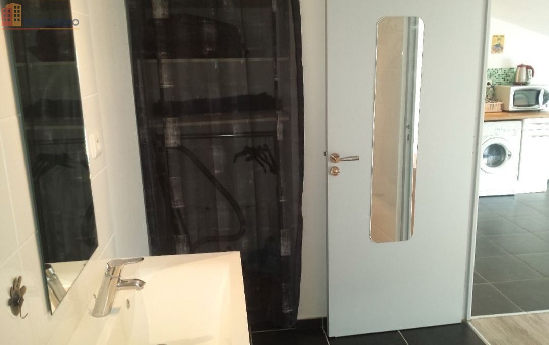 Studio meublé 28m² Perpignan centre - Lumineux, dernier étage - Photo 2