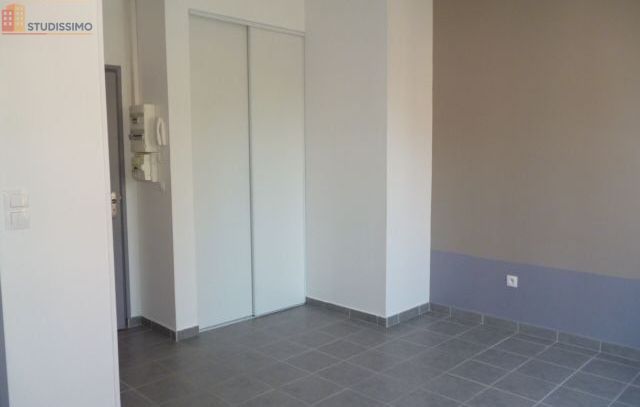 Studio 21m² Clermont-Ferrand - - Photo 3