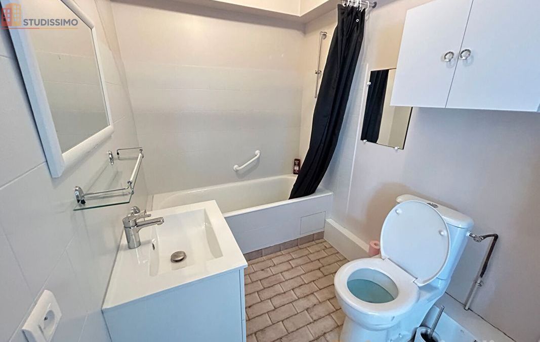 Studio 31m² Saint-Amand-Montrond - DPE C - Photo 2