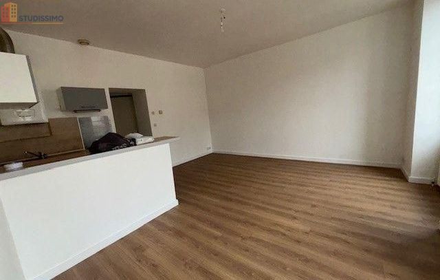 Studio 40m² Saint-Amand-Montrond - Lumineux, 1er étage - Photo 2