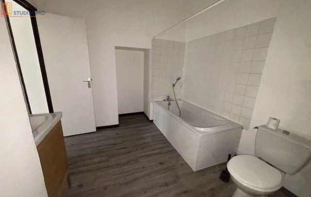 Studio 40m² Saint-Amand-Montrond - Lumineux, 1er étage - Photo 1