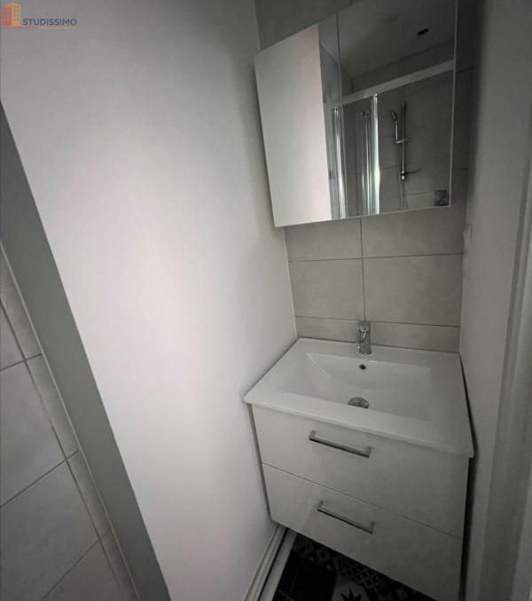 Studio meublé 12m² Aulnat - Meublé, 2e étage - Photo 4