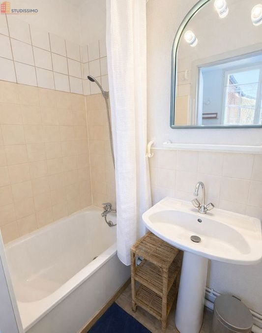 Studio 17m² Strasbourg centre - Lumineux, vue sur les toits - Photo 8