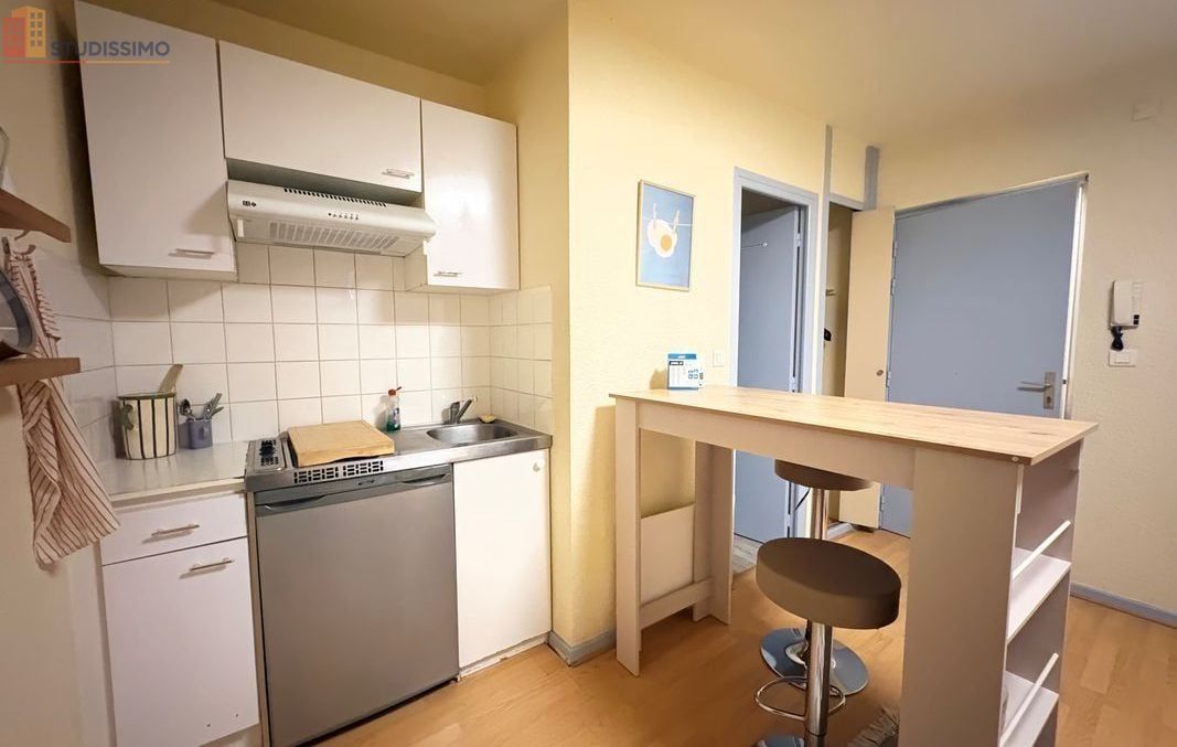 Studio meublé 17m² Clermont-Ferrand - Lumineux, 2e étage - Photo 3