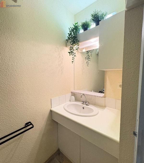 Studio meublé 17m² Clermont-Ferrand - Lumineux, 2e étage - Photo 2