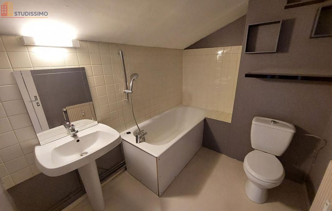 Studio 17m² Pontarlier - CPE C - Photo 1