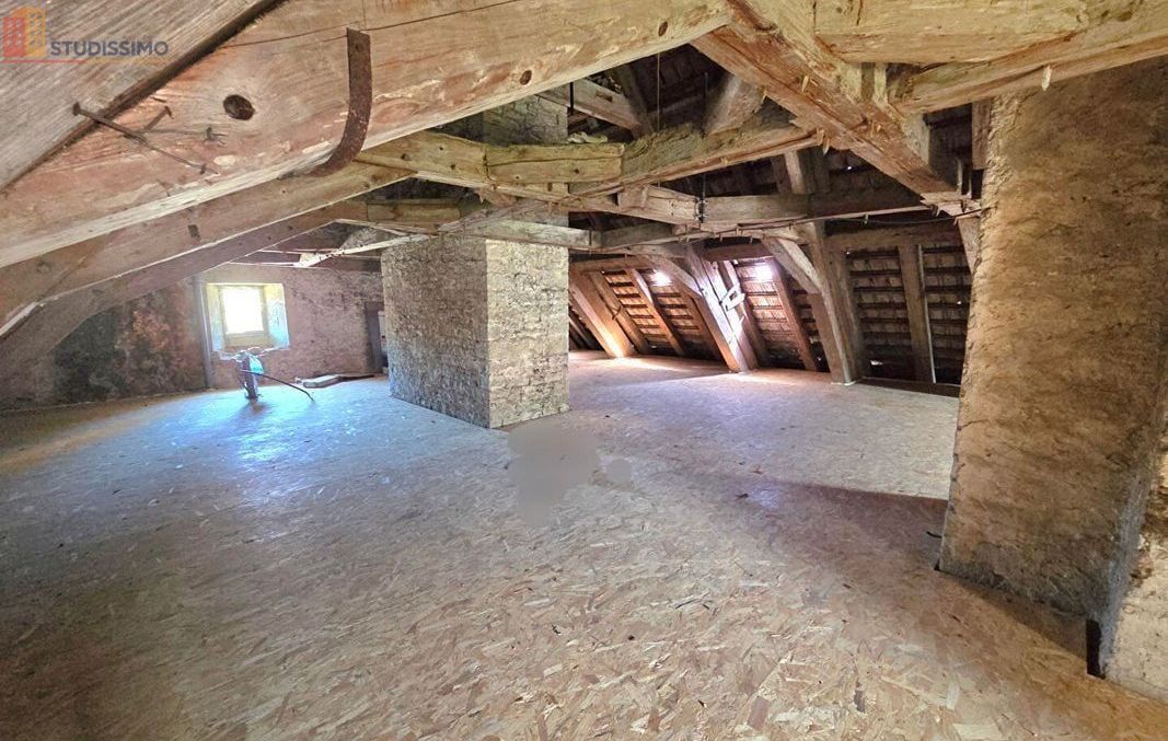 Studio 101m² Maîche 25120 - Dernier étage, lumineux - Photo 1