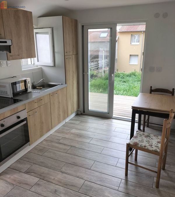 Studio meublé 25m² Clermont-Ferrand 63100 - Grand, terrain privatif - Photo 2