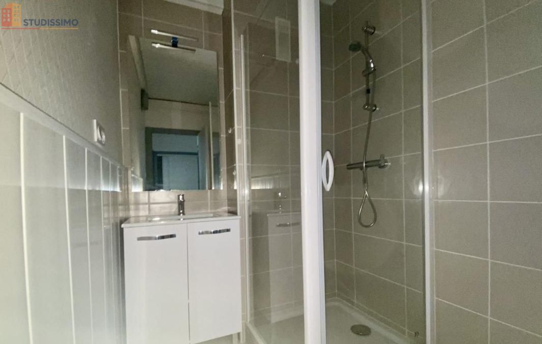 Studio 27m² Romans-sur-Isère - 1er étage, DPE E - Photo 2