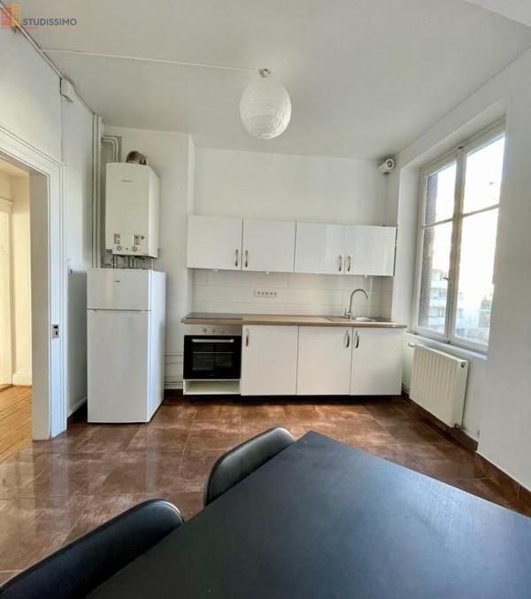 Studio meublé 13m² Strasbourg centre - Calme, lumineux - Photo 2