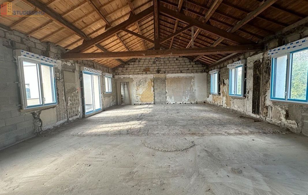 Studio 97m² Montélimar - Surface rare, lumineux - Photo 4