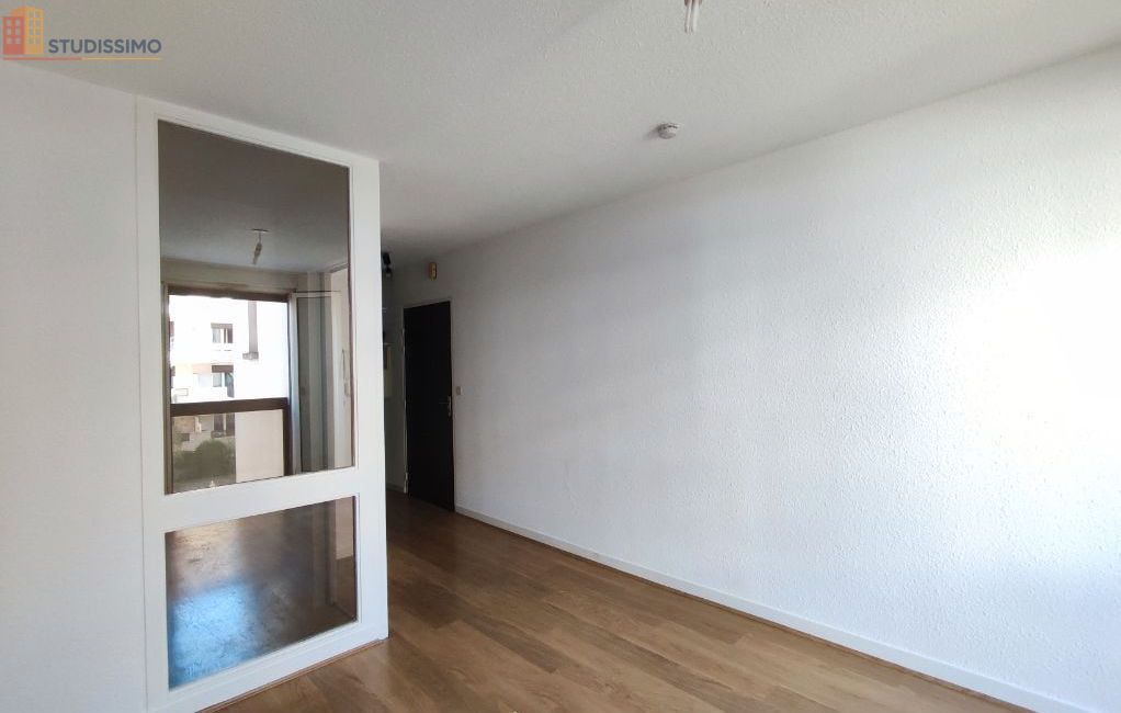 Studio 22m² Clermont-Ferrand - Étage 2/6, DPE C - Photo 6