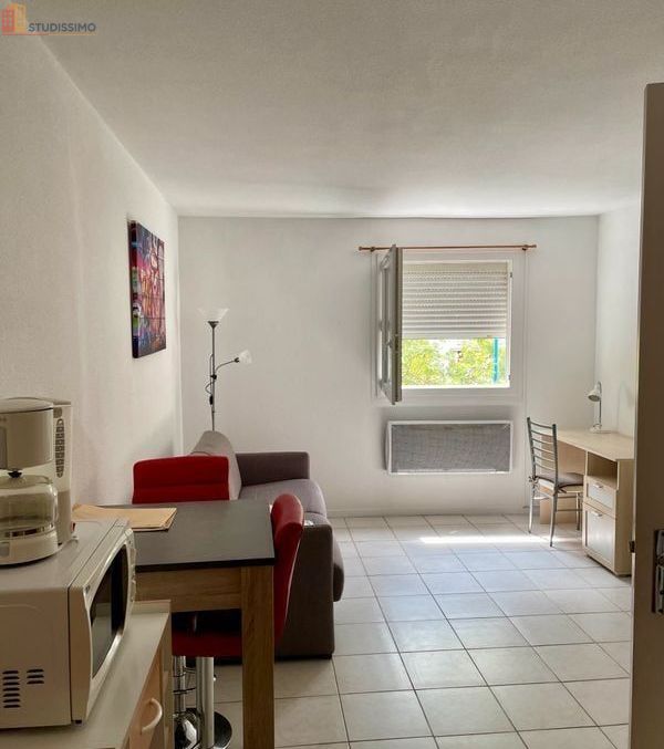 Studio meublé 20m² Clermont-Ferrand 63000 - Parking privatif, proche CHU - Photo 2