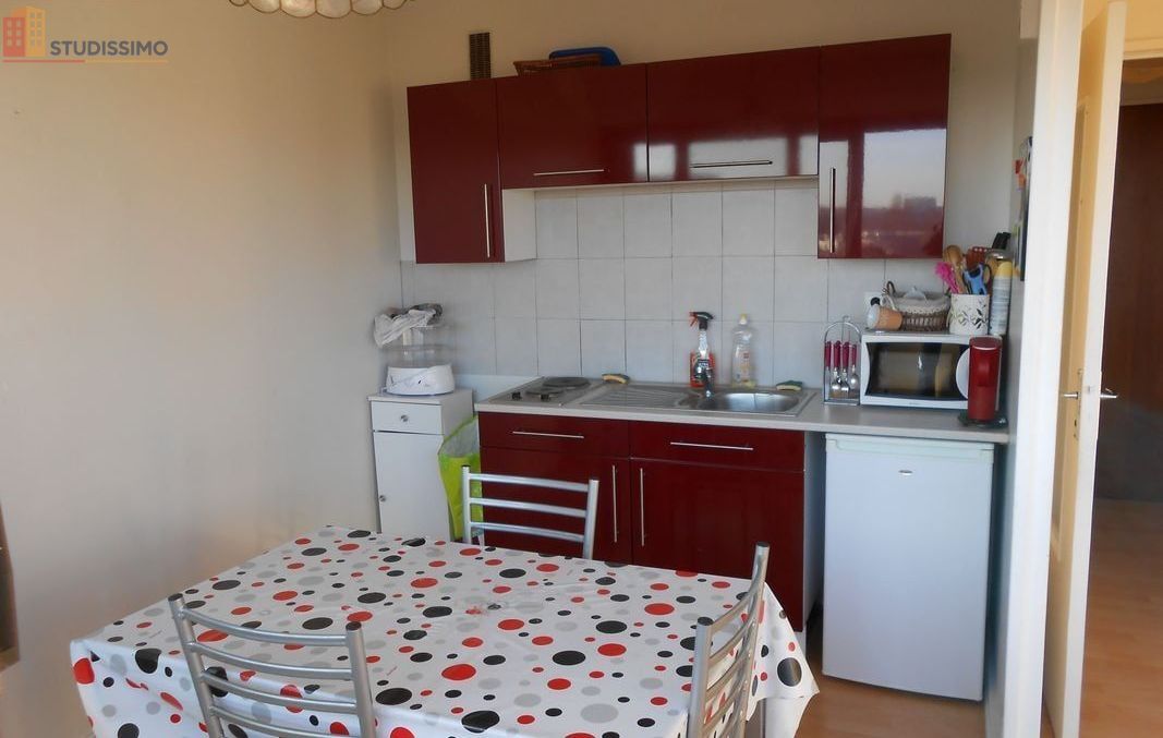 Studio 28m² Clermont-Ferrand 63100 - Lumineux, dernier étage - Photo 2