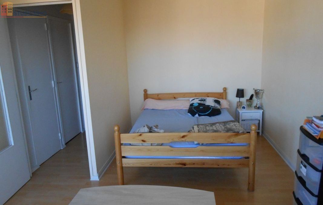 Studio 28m² Clermont-Ferrand 63100 - Lumineux, dernier étage - Photo 1