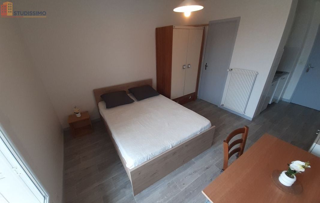 Studio meublé 19m² Issoire - Terrasse, parking - Photo 1