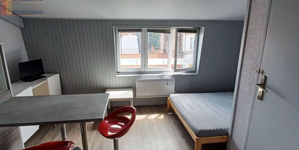Studio meublé 18m² Clermont-Ferrand 63000 - Meublé, dernier étage - Photo 2