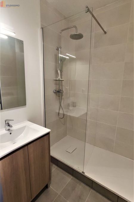 Studio meublé 21m² Clermont-Ferrand - Parking privé, sécurisé - Photo 2