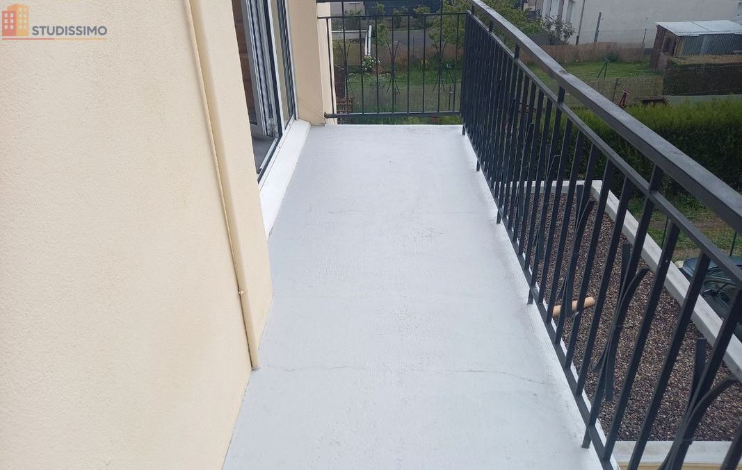 Studio meublé 20m² Clermont-Ferrand - Grand balcon, parking - Photo 1