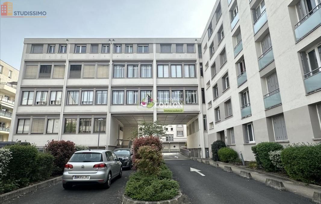 Studio 28m² Clermont-Ferrand 63000 - Étage 3, DPE D - Photo 1