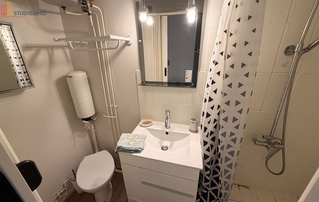 Studio meublé 19m² Vesoul - Meublé, DPE D - Photo 1