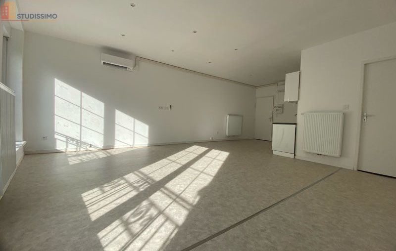 Studio 45m² Luxeuil-les-Bains - Lumineux, type loft - Photo 1
