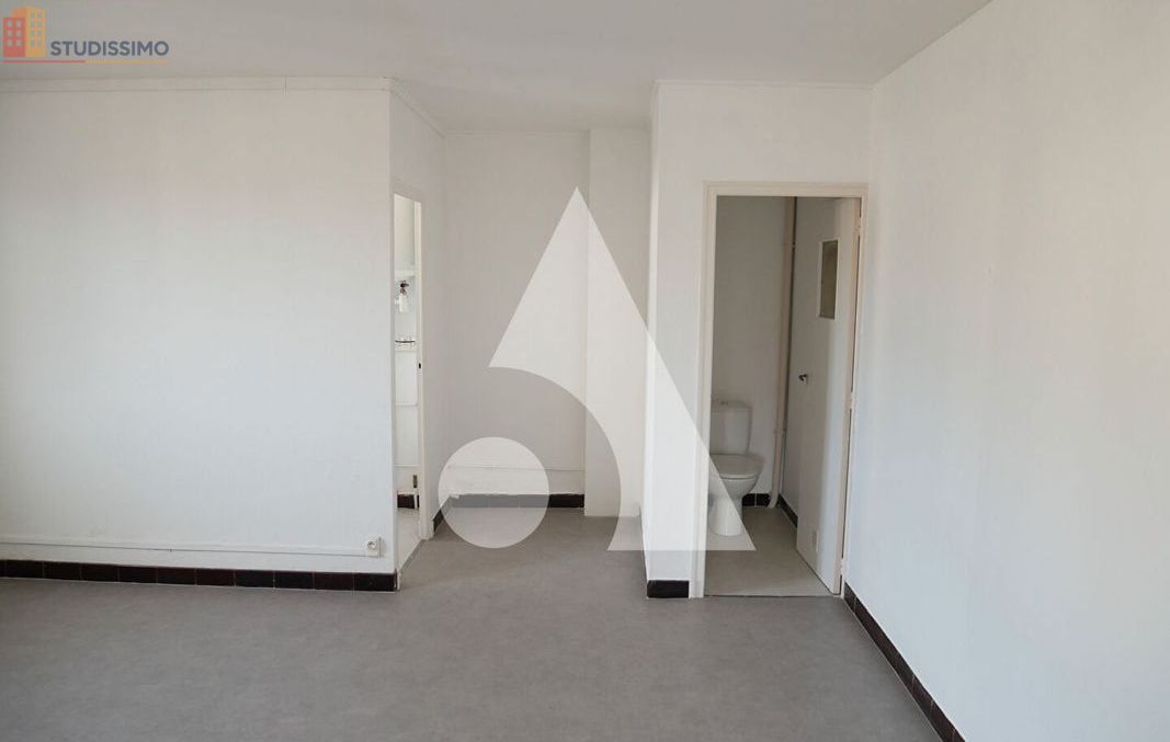 Studio 42m² Montceau-les-Mines - Lumineux, étage élevé - Photo 4