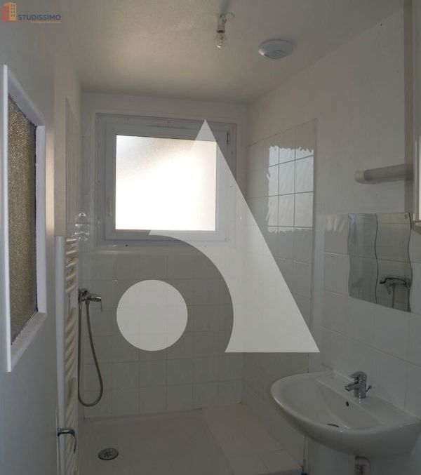 Studio 42m² Montceau-les-Mines - Lumineux, étage élevé - Photo 3