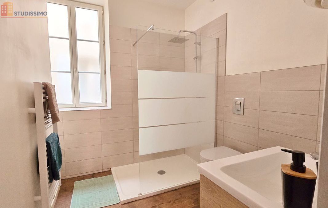 Studio meublé 38m² Mâcon - Rénové, idéalement situé - Photo 1