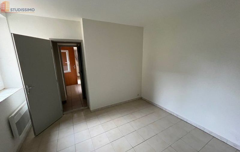 Studio 27m² Le Creusot - - Photo 2