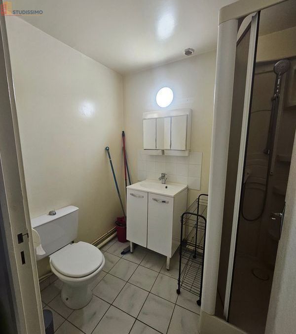 Studio meublé 24m² Sillé-le-Guillaume - Meublé, DPE D - Photo 1