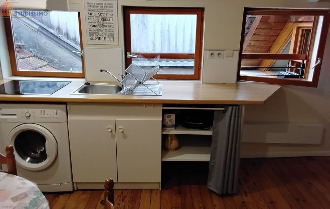 Studio meublé 21m² Nay 64800 - Meublé, 2e étage - Photo 1