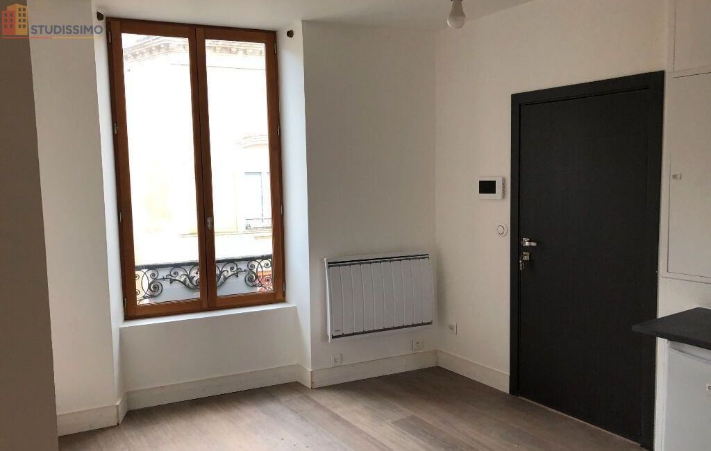 Studio 20m² La Flèche - (aucune caractéristique) - Photo 4