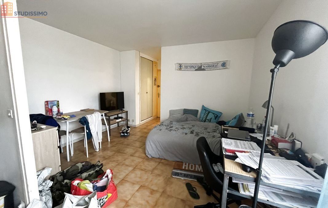 Studio 22m² Nîmes centre - Étage 2/4, DPE C - Photo 1