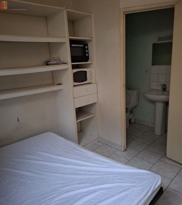 Studio meublé 15m² Sablé-sur-Sarthe - Meublé, calme - Photo 2