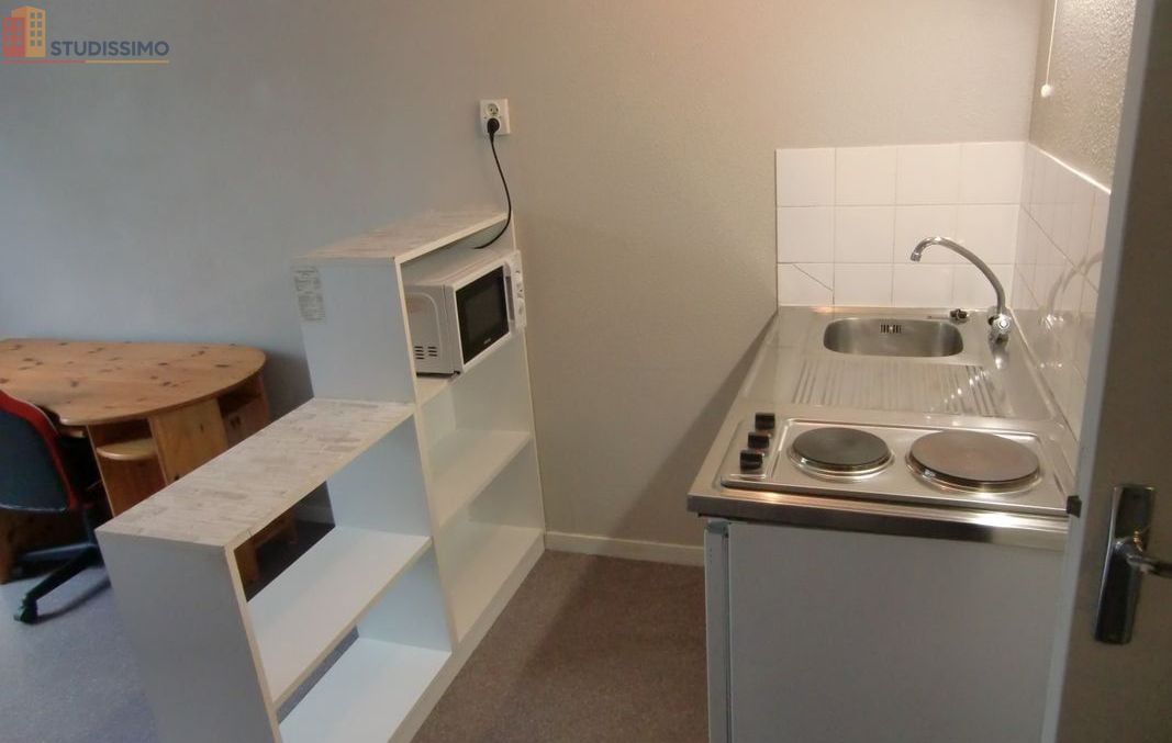 Studio meublé 21m² Le Mans - Dernier étage, lumineux - Photo 2