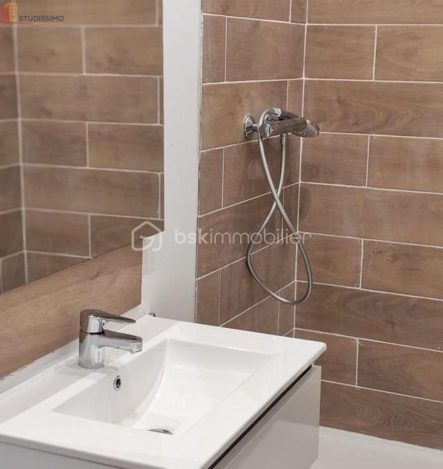 Studio 18m² Nîmes - (aucune caractéristique) - Photo 2