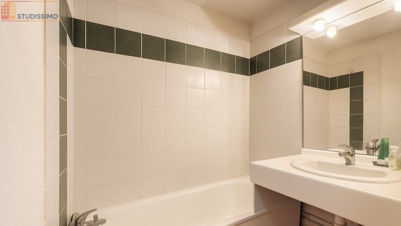 Studio 21m² Nîmes 30000 - Meublé, parking sécurisé - Photo 1