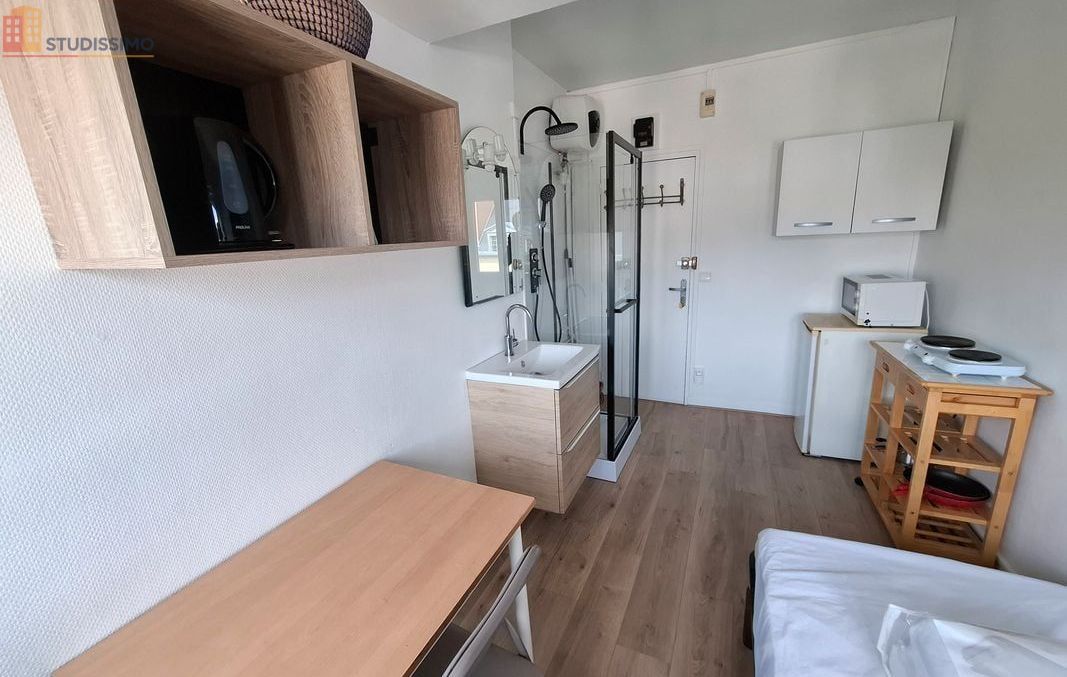 Studio meublé 9m² Chambéry centre - Vue, dernier étage - Photo 1