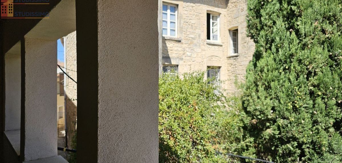 Studio 94m² Saint-Gilles 30800 - Triplex, 1 chambre - Photo 9