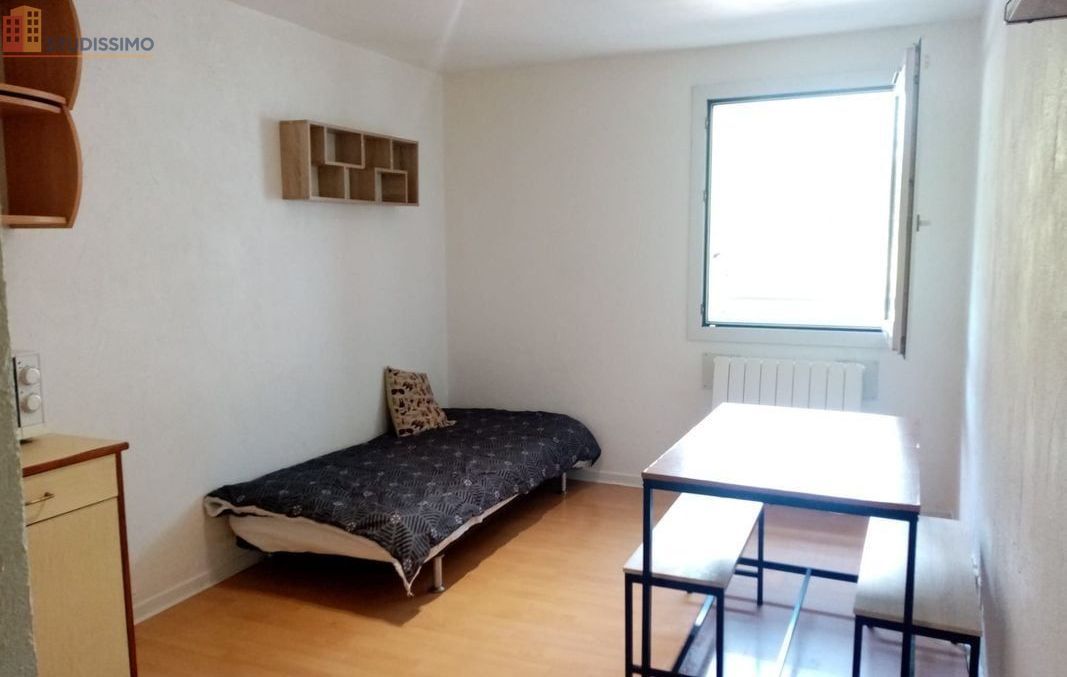 Studio meublé 20m² Chambéry centre - Face gare, lumineux - Photo 4