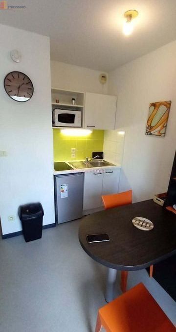 Studio 18m² Nîmes centre - Lumineux, calme - Photo 2