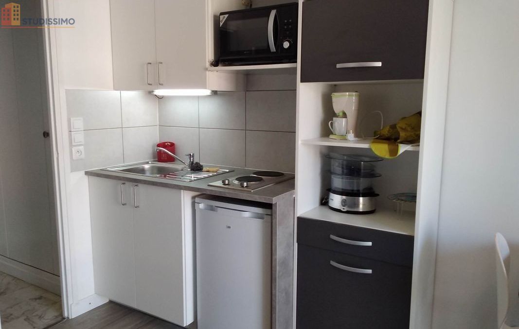 Studio meublé 20m² Chambéry - Rénové, secteur hôpital - Photo 3