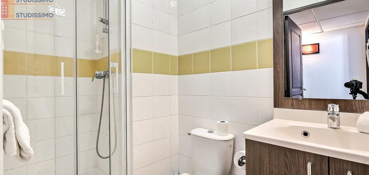 Studio 18m² Nîmes centre - 3e étage, DPE C - Photo 2