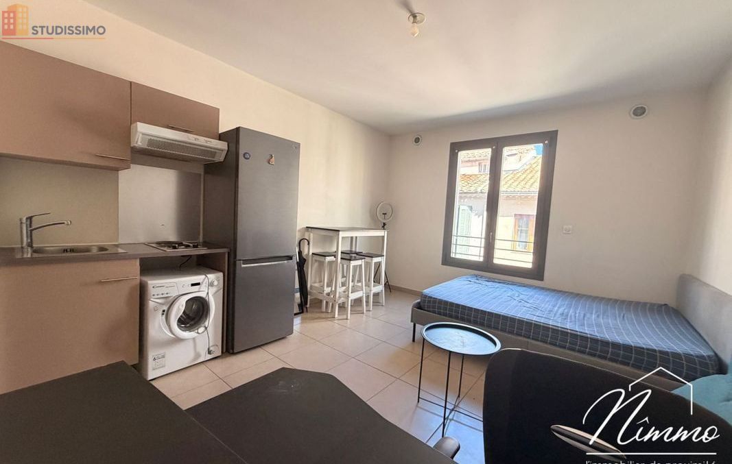 Studio 24m² Nîmes centre - DPE D, 1er étage - Photo 2