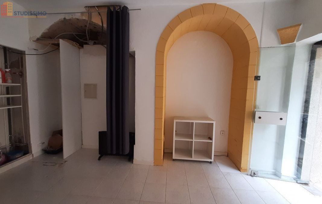 Studio 17m² Bagnols-sur-Cèze - Local commercial - Photo 2